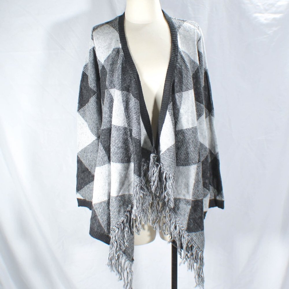 NWT Gray Hue Tone Plaid Open Front Cardigan Sweater Jacket with Tassels Size Med